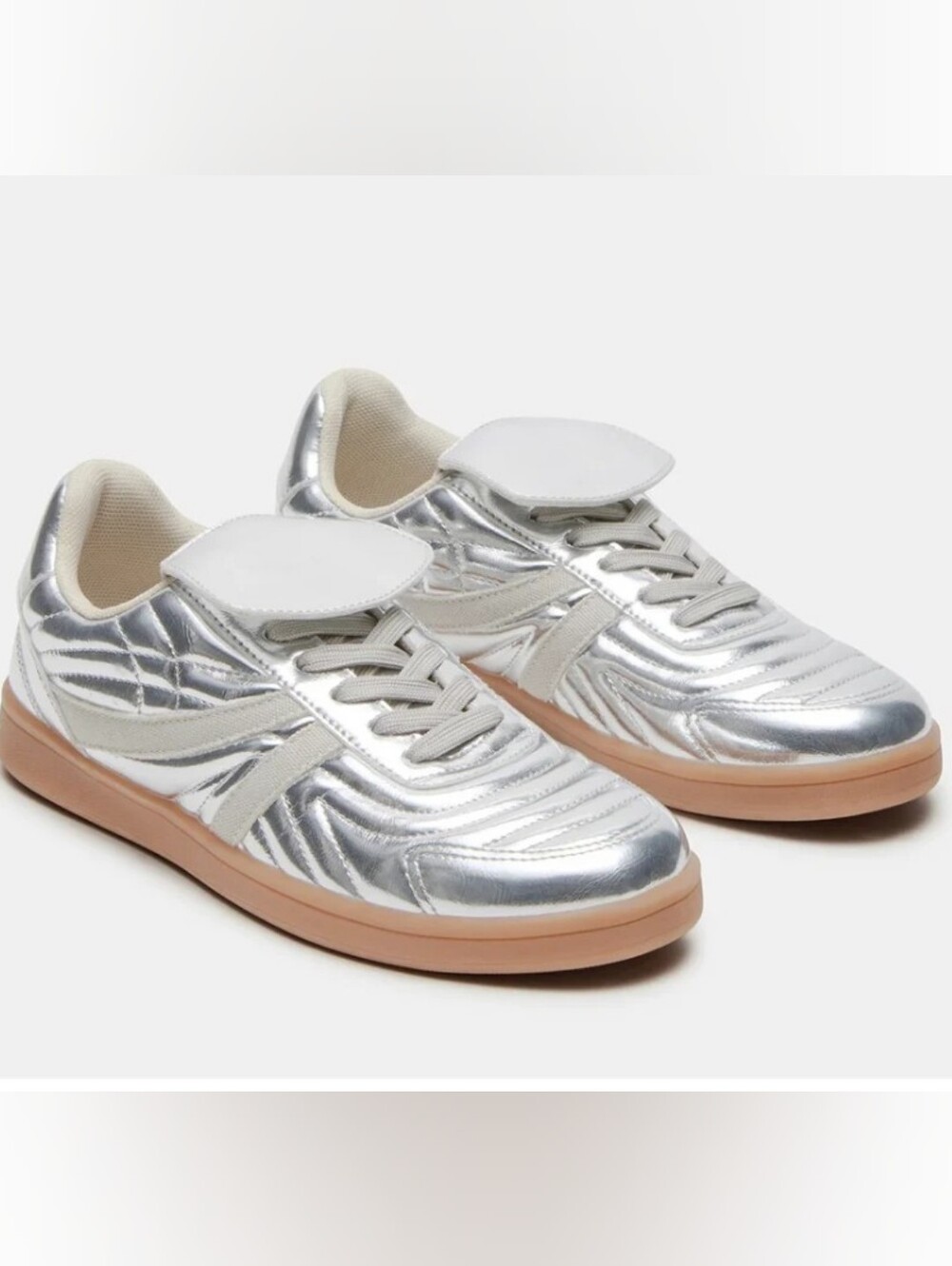 Steve Madden Women's 8 Metallic Silver Trainer with Gum Sole